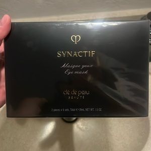 Cle De Peau Synactif Eye Masks